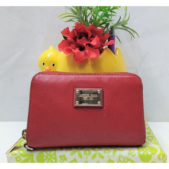 Michael Kors Red Crossgrain Leather Zip Around Credit Card Wallet - Picture 1 of 12